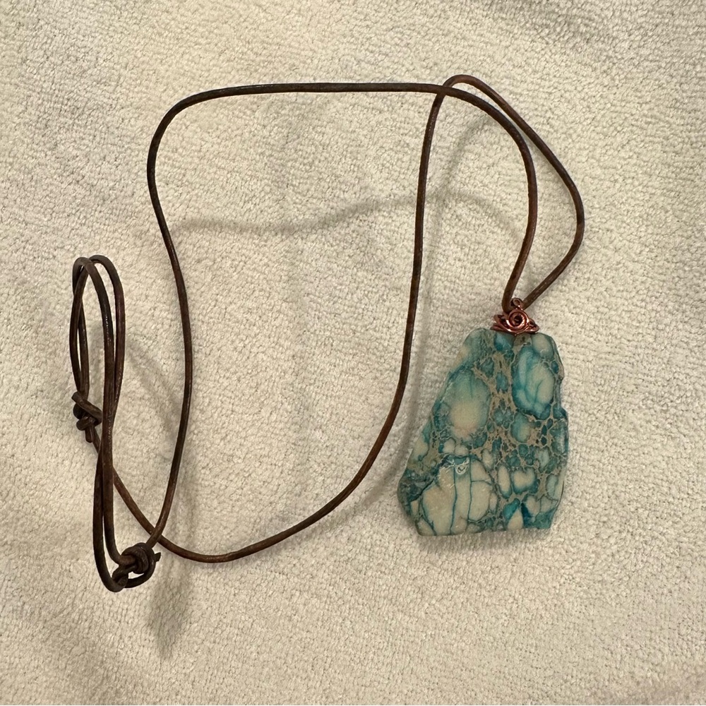 LIKE NEW Snakeskin Jasper Necklace - Picture 3 of 5